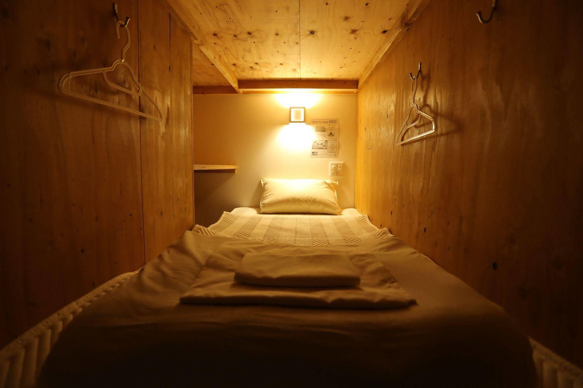 Fuku Hostel Namba Oszaka Kültér fotó