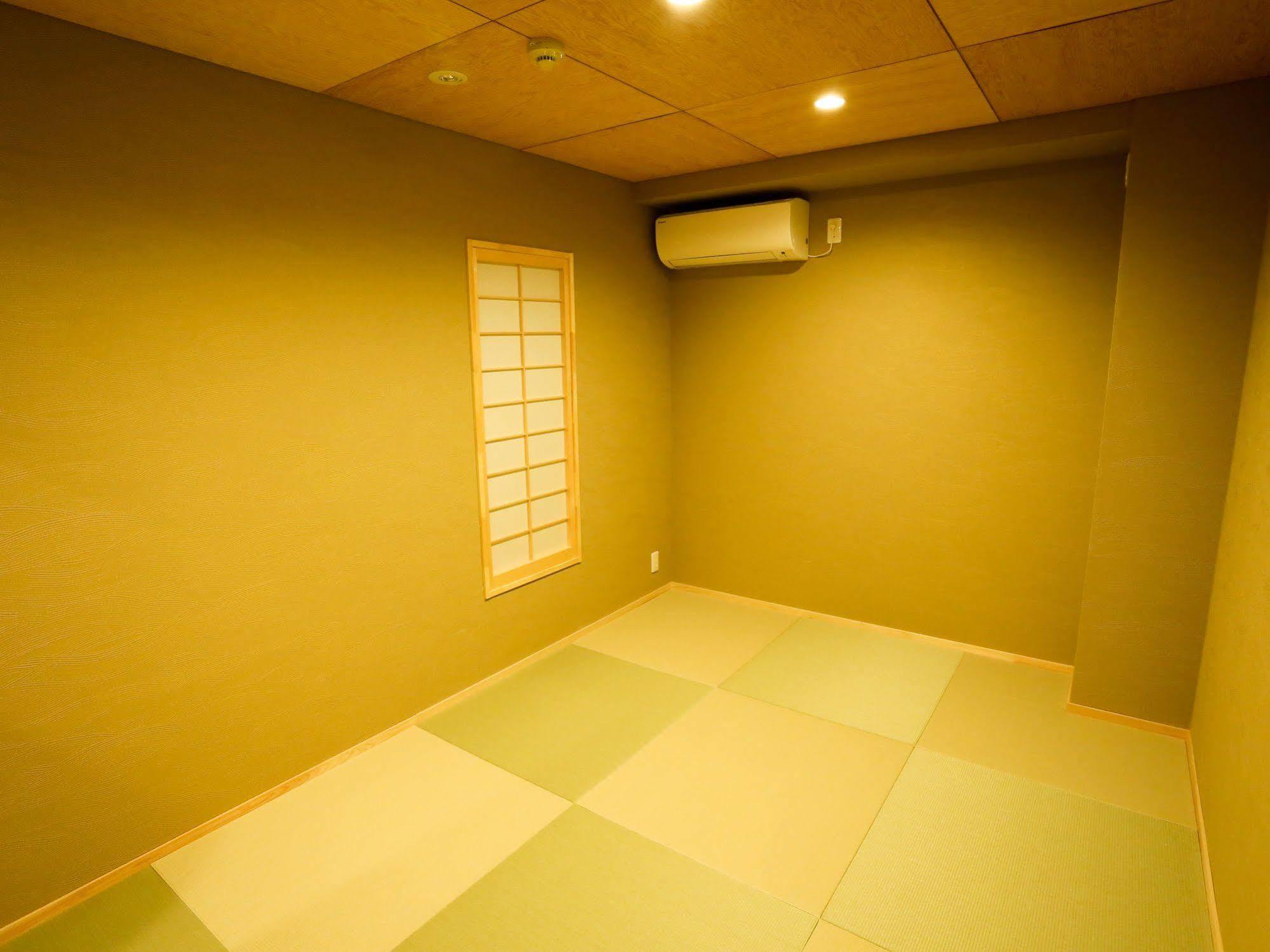 Fuku Hostel Namba Oszaka Kültér fotó